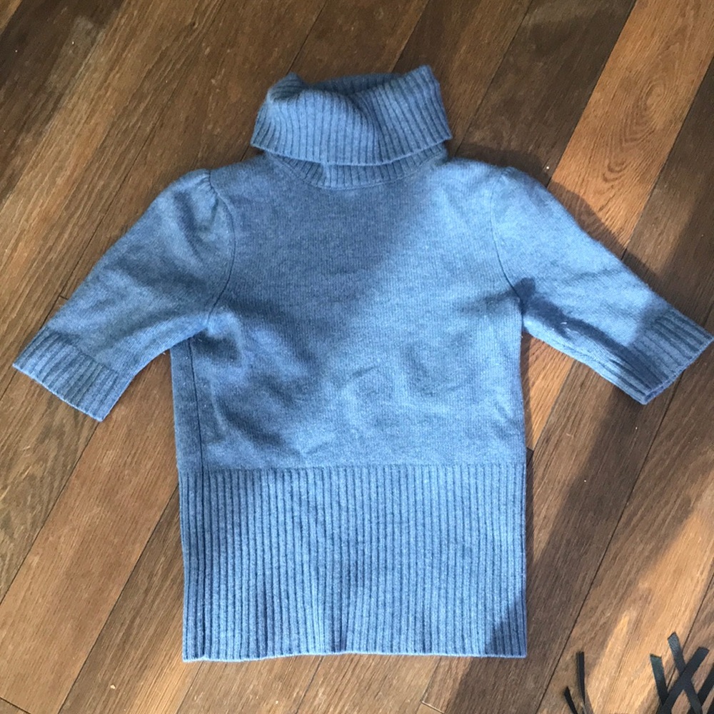 Theory 100% cashmere turtleneck sweater